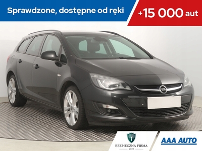 Opel Astra J Sports Tourer Facelifting 2.0 CDTI ECOTEC 165KM 2015