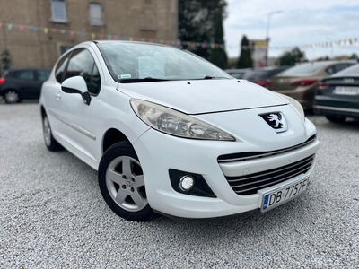 Peugeot 207 Hatchback 5d 1.4 HDi 68KM 2011