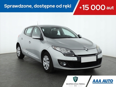 Renault Megane III Hatchback Facelifting 1.6 16v 110KM 2012