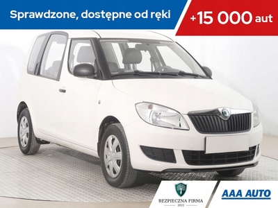 Skoda Roomster Mikrovan Facelifting 1.4 16V 85KM 2012