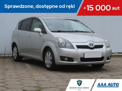 Toyota Corolla Verso E120 2.2 D-4D 177KM 2007