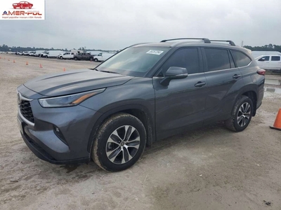 Toyota Highlander III 2023