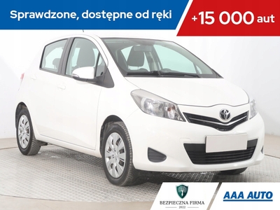 Toyota Yaris III Hatchback 5d Facelifting 1.0 VVT-i 69KM 2014