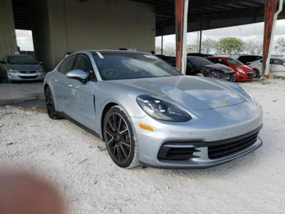 Porsche Panamera 2018, 3.0L, porysowany lakier