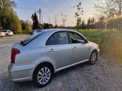 Zadbana TOYOTA AVENSIS z 2004r. Bezwypadkowa, PRZEBIEG 162 000, pewna