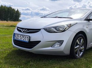 Hyundai Elantra 1.6 LPG mocno doinwestowana, godna polecenia. Prywatnie