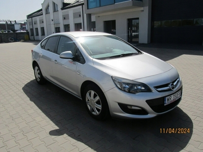 Opel Astra J Sedan 1.4 Turbo ECOTEC 140KM 2017