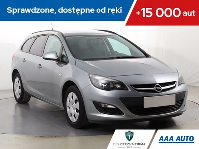 Opel Astra J Sports Tourer Facelifting 1.4 Turbo ECOTEC 140KM 2014