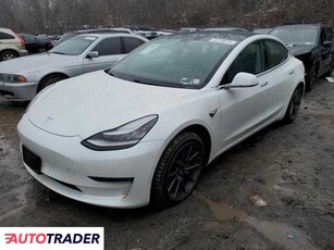 Tesla Model 3 benzyna 2020r. (MARLBORO)