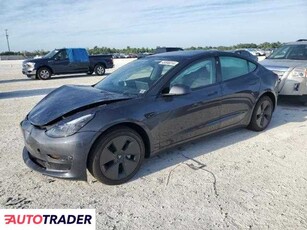 Tesla Model 3 benzyna 2023r. (ARCADIA)