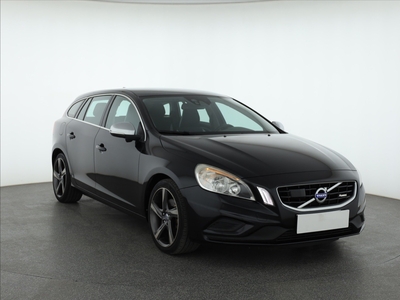 Volvo V60 2011 D3 2.0 270268km Kombi