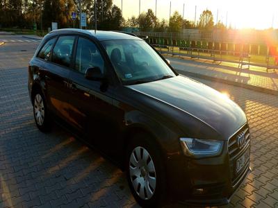 Audi A4 B8 Avant Facelifting 2.0 TDI 143KM 2013