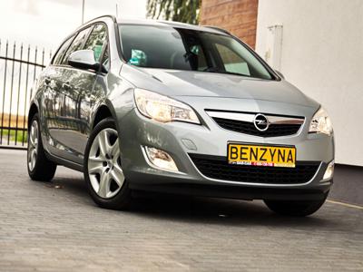 Opel Astra J Sports Tourer 1.6 Twinport ECOTEC 115KM 2011