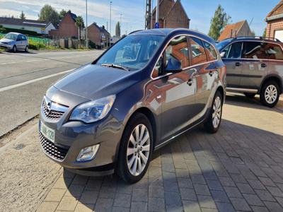 Opel Astra J Sports Tourer 1.7 CDTI ECOTEC 110KM 2011