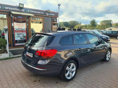 Opel Astra J Sports Tourer Facelifting 1.4 Turbo ECOTEC 140KM 2013