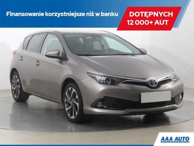 Toyota Auris II Hatchback 5d Facelifting 1.2 D-4T 116KM 2015