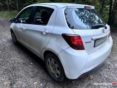 Toyota yaris 1.0 klima navigacja kamera cofania