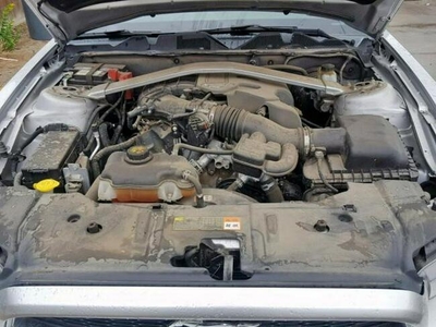 Ford Mustang 2013, 3.7L, manual, po gradobiciu