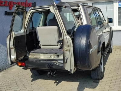 Nissan Patrol 7- osób bezwypadkowy zadbany wyposażenie.