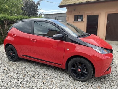 Toyota Aygo. X-play.