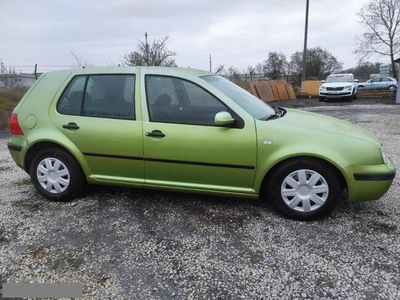 Volkswagen Golf klima 1,6 SR 8 V MPI w cenie oplaty wszystkie