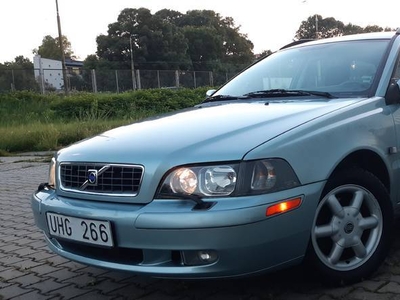 Volvo v40 2003r 2.0 turbo benzyna 163ps klima grzane fotele