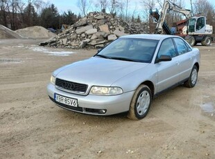 Audi A4B5 1.6 benzyna