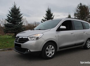 Dacia Lodgy 1.6 Benzyna klima Czujniki Parkowania Hak USB