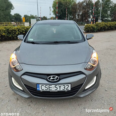 Hyundai i30 1,6 CRDi AUTOMAT klima navi kamera cofania czujniki parkowania