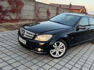 Mercedes-Benz Klasa C 180 T (BlueEFFICIENCY) Avantgarde