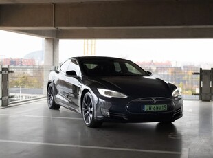 Tesla Model S Standard