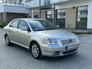 Używany Toyota Avensis 2003