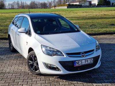 Używane Opel Astra - 28 800 PLN, 218 000 km, 2014