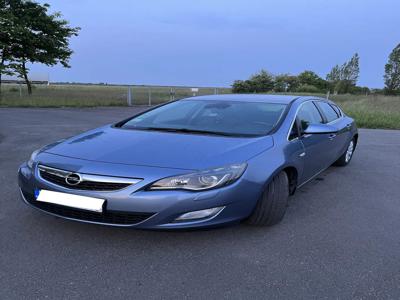 Używane Opel Astra - 23 000 PLN, 254 982 km, 2010