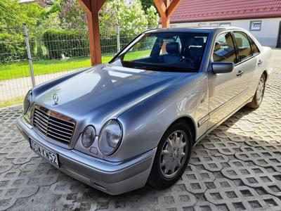 Używane Mercedes-Benz Klasa E - 16 000 PLN, 252 000 km, 1996