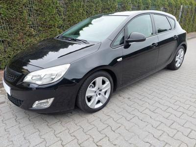 Używane Opel Astra - 28 900 PLN, 208 200 km, 2011