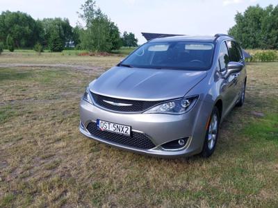 Używane Chrysler Pacifica - 105 000 PLN, 37 000 km, 2019