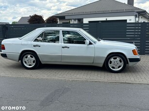 Mercedes-Benz W124 (1984-1993)