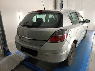 Opel Astra 2007 1.6 16V 266313km Hatchback