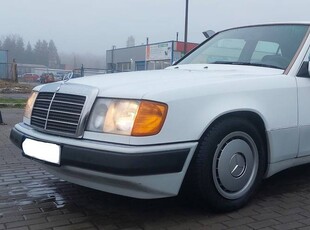 Mercedes W124 200E Piekna Sztuka