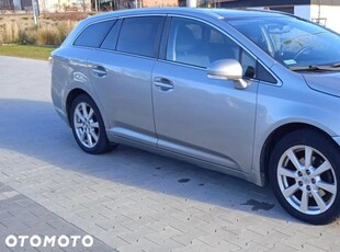 Używany Toyota Avensis 2010