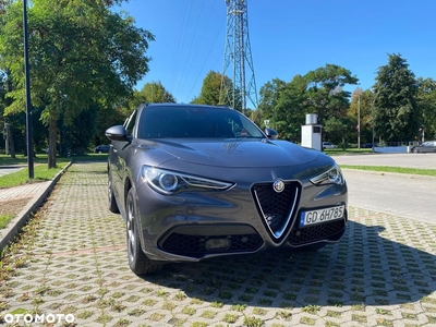 Alfa Romeo Stelvio 2.0 Turbo 16V AT8-Q4 Ti