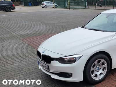 BMW Seria 3 316d Touring Advantage