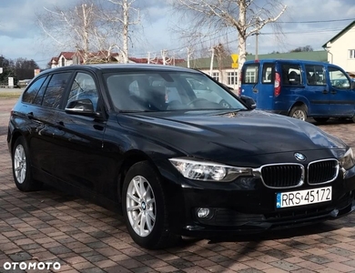 BMW Seria 3 318d DPF Touring Edition Exclusive