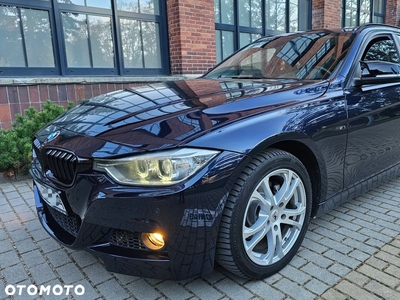 BMW Seria 3 318d DPF Touring Edition Sport