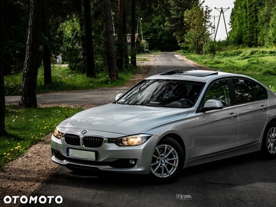 BMW Seria 3 318d Sport Line