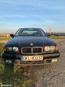 BMW Seria 3 318i