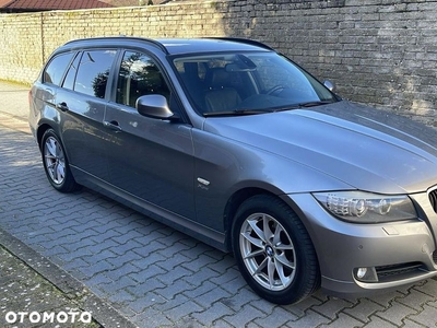 BMW Seria 3 320d DPF Touring