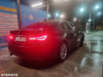 BMW Seria 3 320i