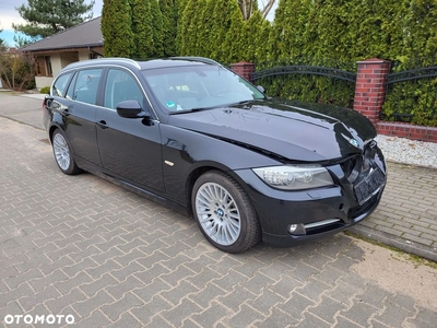 BMW Seria 3 325d DPF Touring Edition Exclusive